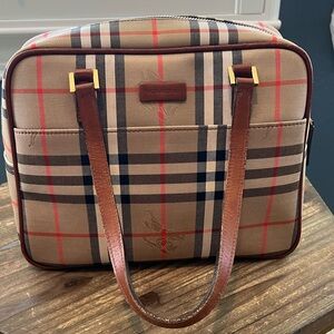 Vintage Burberry Handbag!!